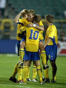 Erik Edman kramar om Marcus Allbäck