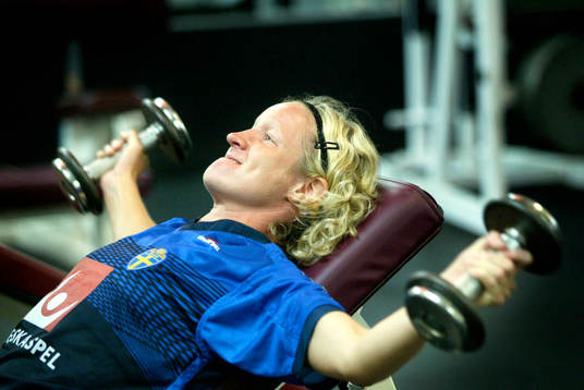 Victoria Svensson kämpar på gymmet dagarna före