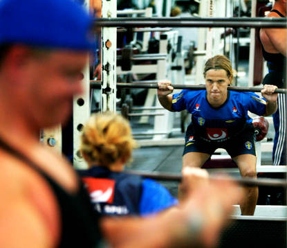 Malin Andersson kämpar på gymmet dagarna före premiären