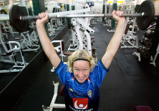 Victoria Svensson kämpar på gymmet dagarna före