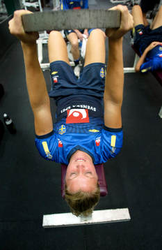 Karolina Westberg kämpar på gymmet dagarna före