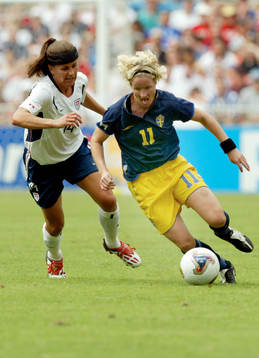 Victoria Svensson, Sverige och Joy Fawcett, USA