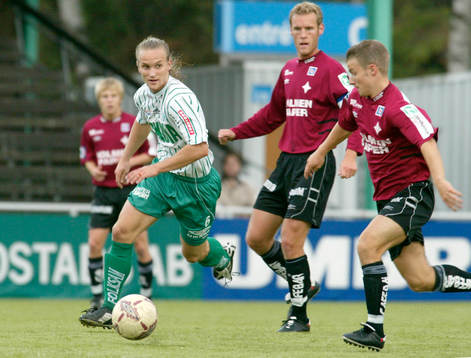 Före detta Norrköpingspelaren Jonas Bjurström uppvaktas