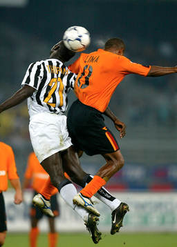 Thuram och Lima, nickduell