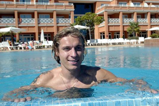 Tobias Grahn tog ett dopp