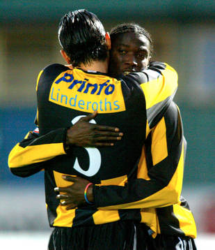 Dioh Williams, Häcken gratuleras