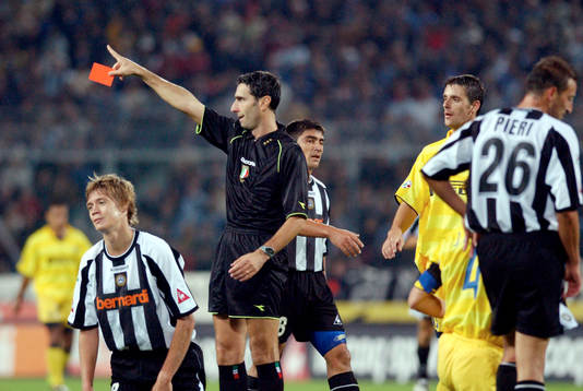 Kroldrup, Udinese. Domare, rött kort, utvisning