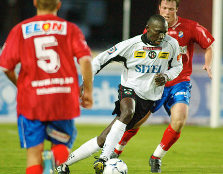 Paul Oyuga, Örebro drar ifrån Öster-försvaret