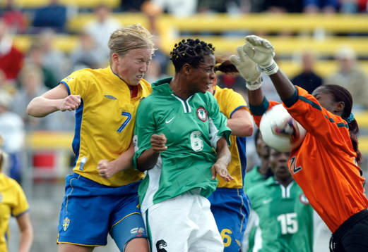 Sara Larsson, Sverige och Ajayi Kikelomo och Dede Precious,