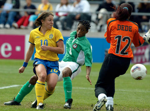 Hanna Ljungberg, Sverige lägger in bollen säkert bakom