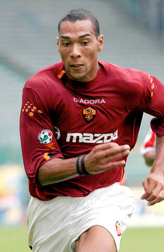 Carew, Roma