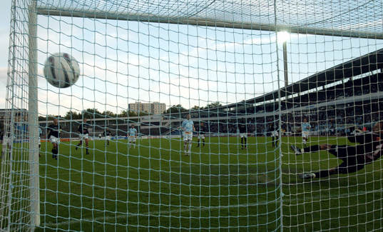 3-0 även straff nummer två sitter för Niklas Skoog,