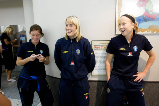 Landslaget med Malin Moström, Hanna Marklund och Sara
