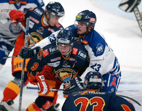 Johnny Oduya, Djurgården och Niklas Persson, Leksand