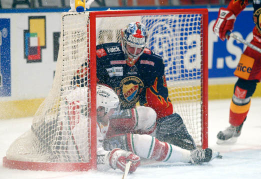 Jonas Esbjörs, Frölunda och Björn Bjurling, målvakt,
