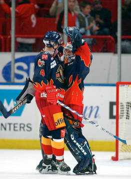 Staffan Kronwall och Björn Bjurling, målvakt, Djurgården