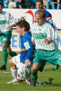 Eric Fischbein, Trelleborg, dras ner av Hans Blomqvist,