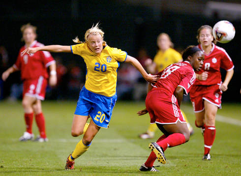 Josefine Öqvist, Sverige