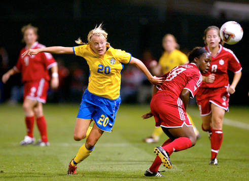 Josefine Öqvist, Sverige