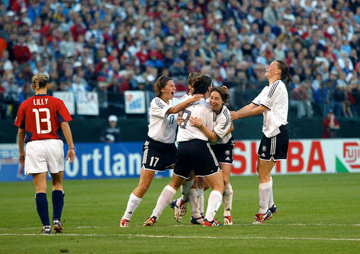 0-2 genom Maren Meinert, Tyskland, jubel