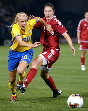 2-1 Josefine Öqvist gör Sveriges avgörande mål, Andrea