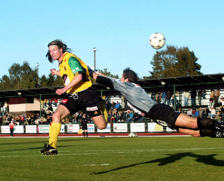 Segermålet, Fredrik "Hana" Andersson nickar in 2-1 bakom