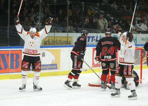 Jubel i Brynäs genom Henrik Malmström och Niklas Anger.