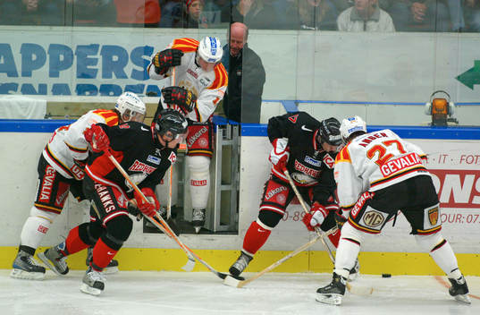 Patrik Rönnqvist, Brynäs, kom knappt in på isen