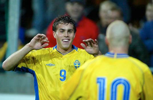 Jubel i svenska laget genom Johan Elmander
