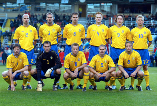 Fotboll, EM-kval, Sverige, lagbild. bakre raden fr.v. Teddy
