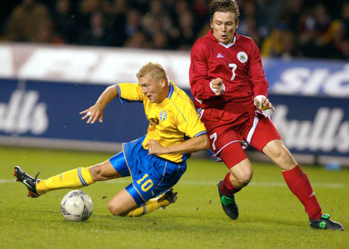 Marcus Allbäck, Sverige fälls av Dzintars Bleidelis,