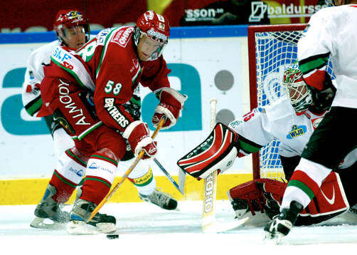 Jens Karlsson, Frölunda testar Juuso Riksman, Modo