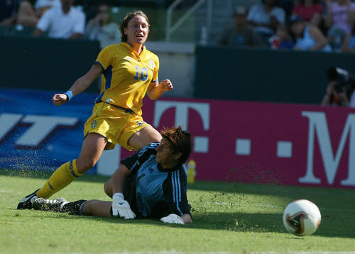 Hanna Ljungberg, Sverige gör 1-0 bakom Silke Rottenberg,