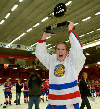Stockholmslagkapten  med tv-pucken bucklan
