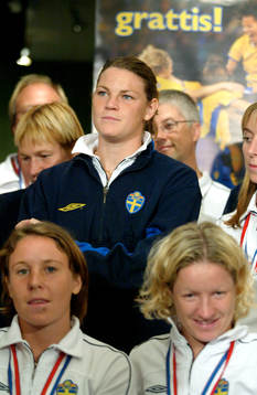 Caroline Jönsson, målvakt, Hanna Ljungberg och Victoria