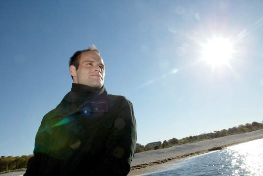 Thomas Olsson trivs i skenet av solen