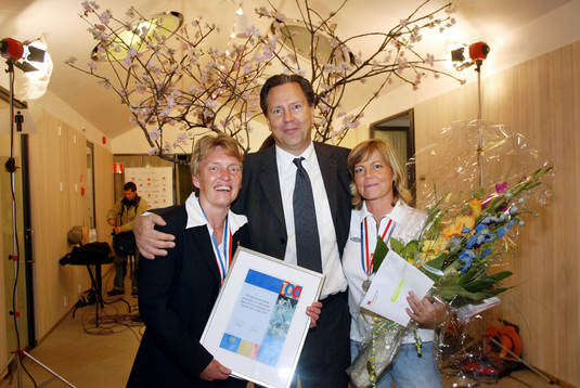 Hemkomst till Arlanda; Susanne Erlandsson och ?, RF och