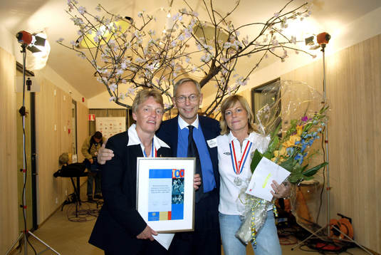 Hemkomst till Arlanda; Susanne Erlandsson och Lennart