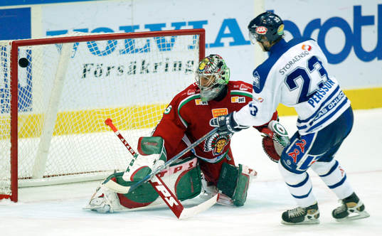 Niklas Persson, Leksand prickar stolpen på straff