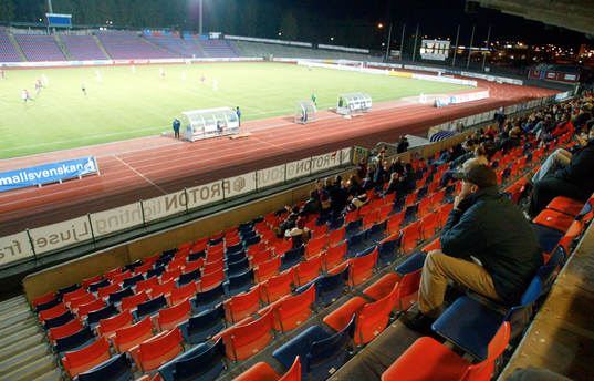Ingen trängsel på läktaren när Öster-MFF spelade på