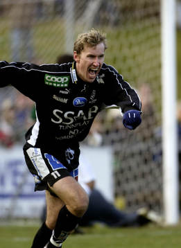 Tvåmålskytten  Fredrik Bengtsson, Brage, jubel