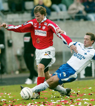 Thomas Blomberg försöker stoppa Kalmar, här Daniel