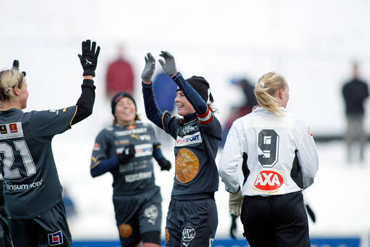 Målskyttarna Laura Kalmari, Hanna Ljungberg och Malin