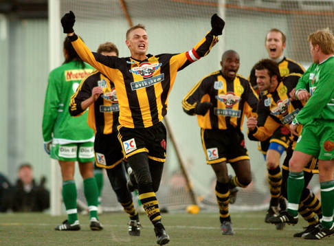 Friska Viljor klara för Superettan. Jubel av Jerry