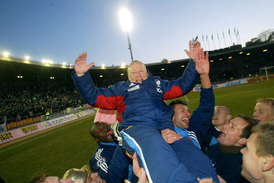 Sören Åkeby, tränare, Djurgården hissas