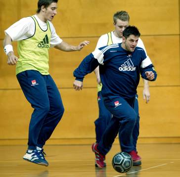 Fotboll på handbollsträningen, skadade Ljubomir Vranjes