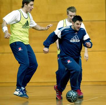 Fotboll på handbollsträningen, skadade Ljubomir Vranjes