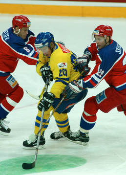Jörgen Jönsson, Sverige, spelade sin 200:e landskamp.