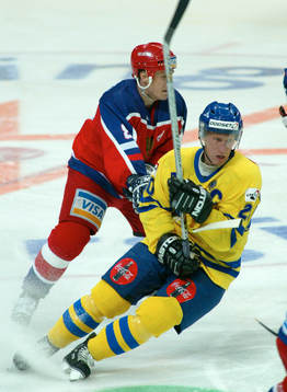 Jörgen Jönsson, Sverige, spelade sin 200:e landskamp.