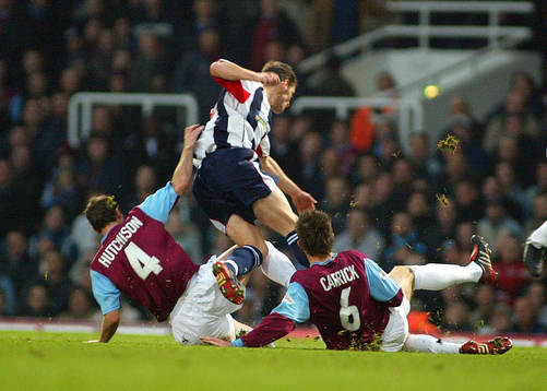 Don Hutchinson och Michael Carrick, West Ham (Tackling)